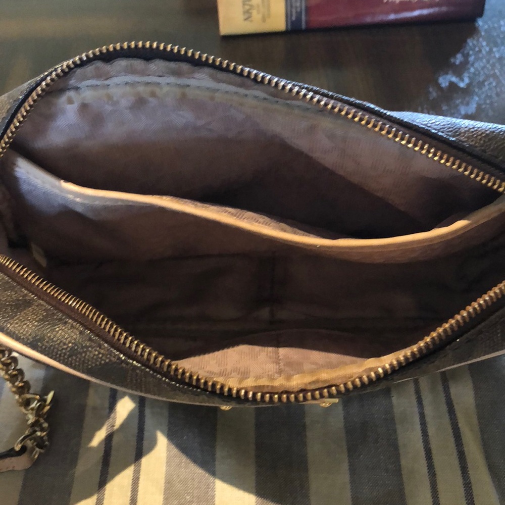 MICHEAL KORS: crossbody